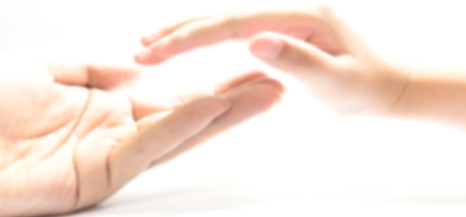 Deux mains l'une sur l'autre